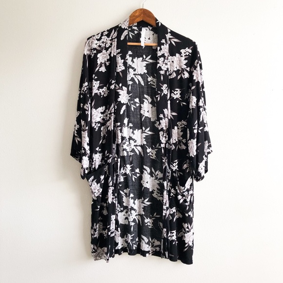 Spiritual Gangster Floral Kimono - Picture 6 of 11